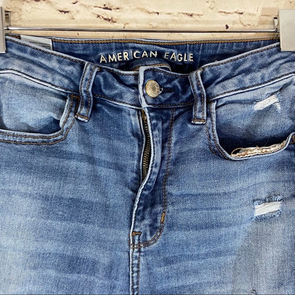 American Eagle super high rise distressed jeans - Picture 2 of 11